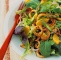 Салат со спаржей, хрустящими кальмарами и мандаринами
